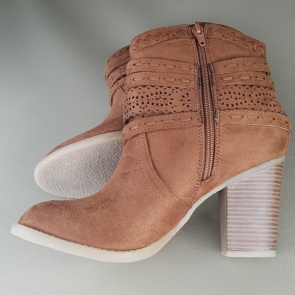 Not Rated Kana Caramel Heeled Bootie - Picture 2 of 3